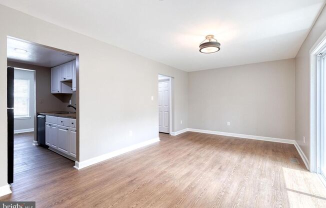 Conveniently located 3bd 1.5bth townhome!