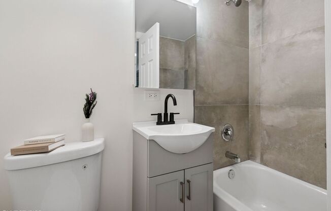 Modern Living, Perfect Location FALL MOVE IN SPECIAL!