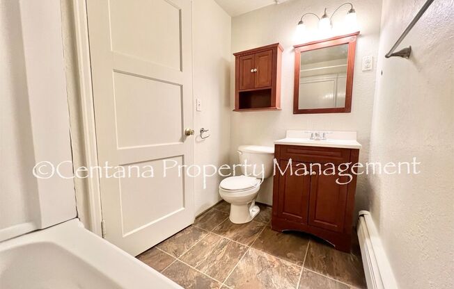 2 beds, 1 bath, $1,300, Unit 115 A