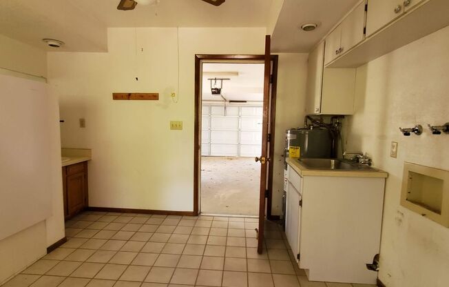 2 beds, 2 baths, $1,599