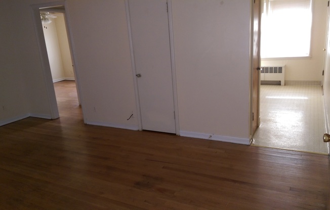 1 bed, 1 bath, $850, Unit 15