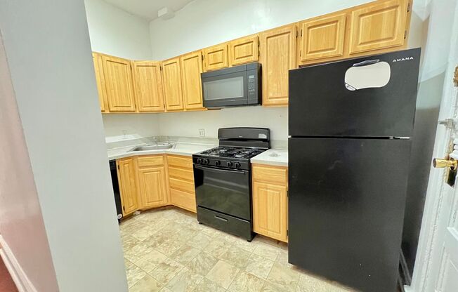 2 beds, 1 bath, 1,200 sqft, $1,750, Unit 3041 N Calvert St A1