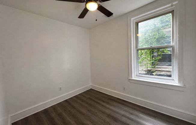2 beds, 1 bath, $1,250, Unit #2