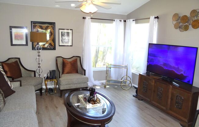 3 bed 2.5 bath home only 1.5 miles to the beach
