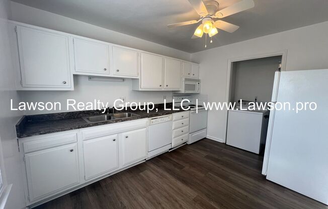 2 beds, 1 bath, 750 sqft, $1,100, Unit Moran 625