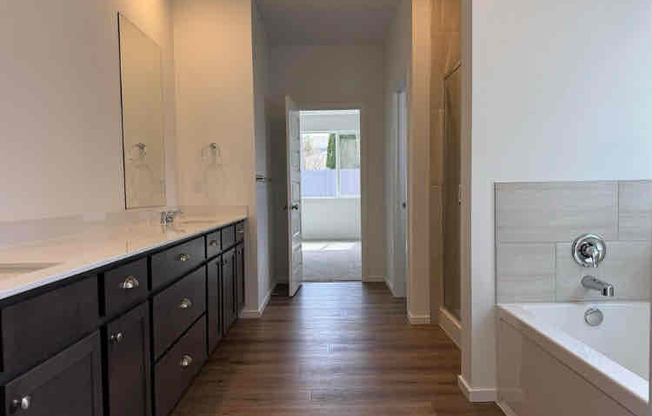 115 W PHEASANT BLF AVE