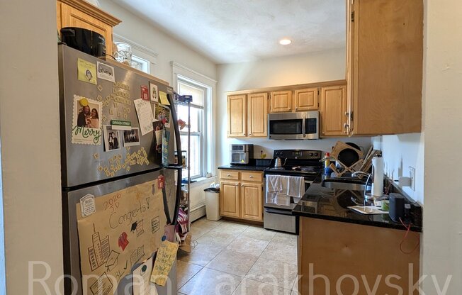 1322 COMM AVE