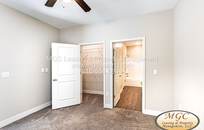 1 bed, 1 bath, $1,131, Unit 5711-3C NE 80th Ter