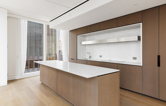 100 E 53 ST