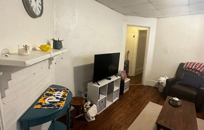 2 beds, 1 bath, $1,550, Unit #1