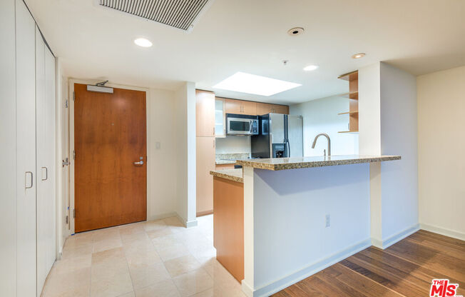 1 bed, 1 bath, 811 sqft, $4,390, Unit 1026
