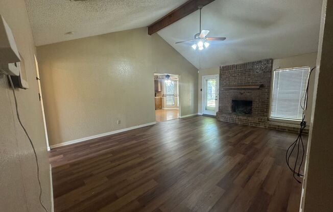 3bdrm, 2 bath, Move In Ready! Keller ISD!