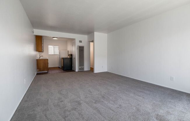 543 F Avenue