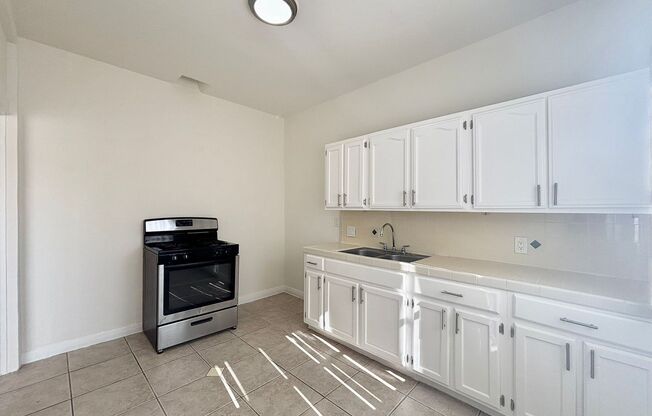 Studio, 1 bath, $1,350, Unit 305