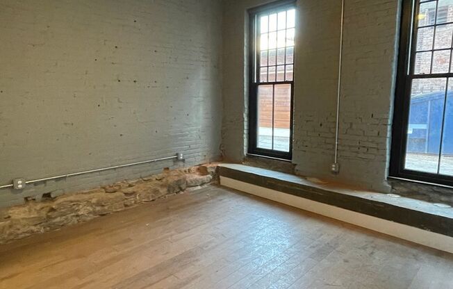 2 beds, 2 baths, 893 sqft, $2,100, Unit 123-111