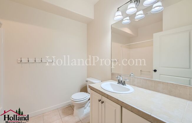 2 beds, 1 bath, $1,645