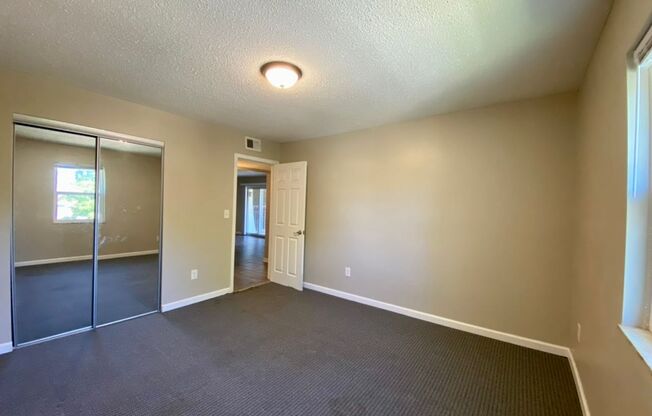 2 beds, 1 bath, 850 sqft, $1,250, Unit 959-302