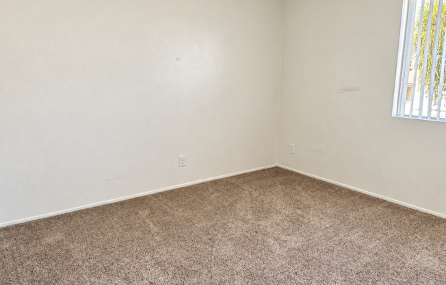 2 beds, 1 bath, 925 sqft, $2,100, Unit 430-J