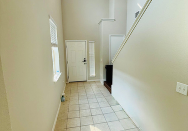 400 EAGLE BRK LN