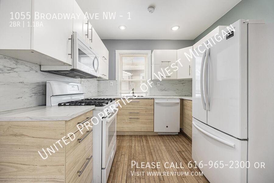 1055 BROADWAY AVE NW