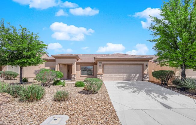 Huge 2 bedroom, 2 bath house with a Den on the Golf Course!  Age Restricted! Beautiful House!