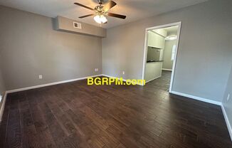 2 beds, 1.5 baths, 1,018 sqft, $850, Unit 17