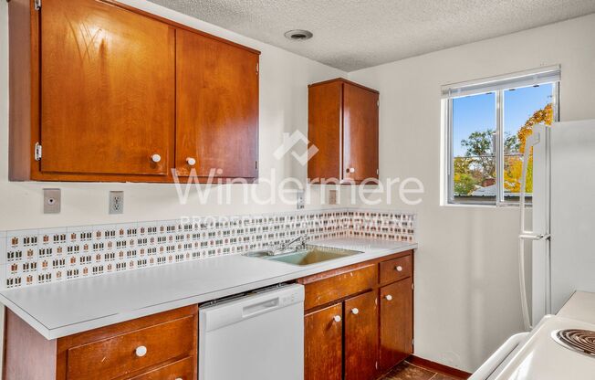 1 bed, 1 bath, $950, Unit 04