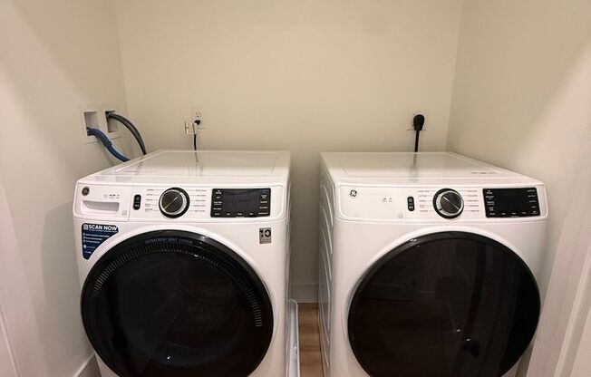 1 bed, 1 bath, 931 sqft, $2,540, Unit 124