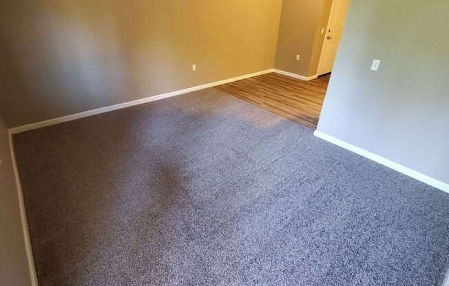 3 beds, 2 baths, 1,127 sqft, $1,790, Unit 211