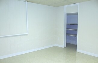 2 beds, 1 bath, 2 sqft, $975, Unit #150