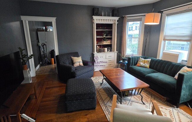 986 BROADWAY