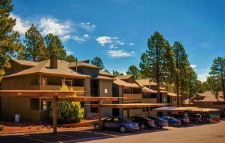 Beautifully Upgraded West-Flagstaff 1bd/1ba Condo in The Arbors Near NAU/CCC- Students OK!!! NO Pets!! Avail. July 10th!