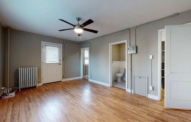 Studio, 1 bath, 290 sqft, $1,025, Unit 27