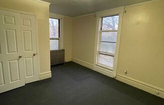 1 bed, 1 bath, $595, Unit D