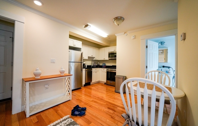 1 bed, 1 bath, $2,750, Unit 21