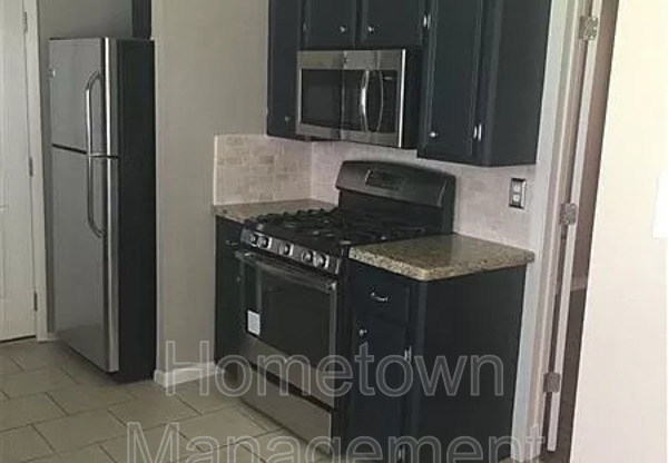 2800 AMY CT