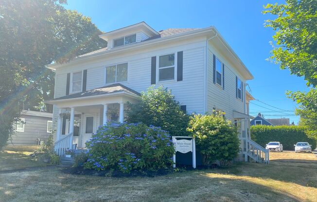 Beautifully Remodeled 1bed at White House Apartments