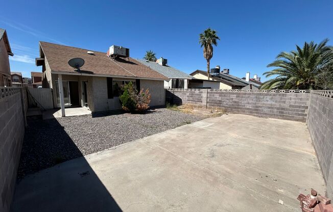 Beautiful single story- 3Bed/2Bath home located in Henderson