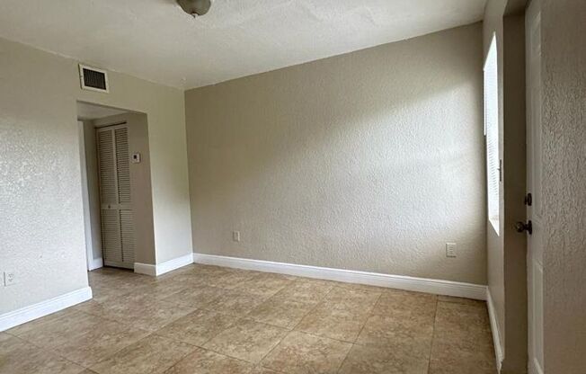 Tranquil Haven: Cozy 1-Bedroom Apartments for Convenient Comfort