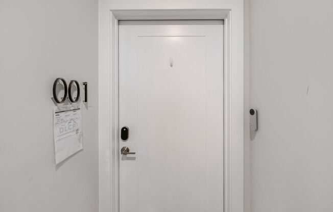 Lovely 1 BR/1.5 BA Condo in Columbia Heights!