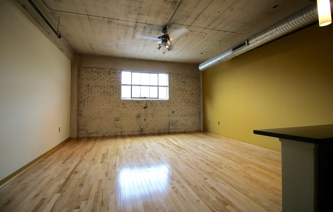 Studio, 1 bath, 540 sqft, $1,195, Unit APT 2P