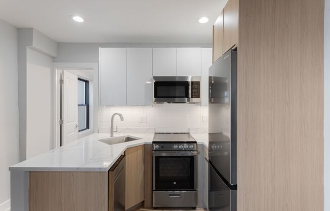 Studio, 1 bath, 250 sqft, $1,365, Unit 5B