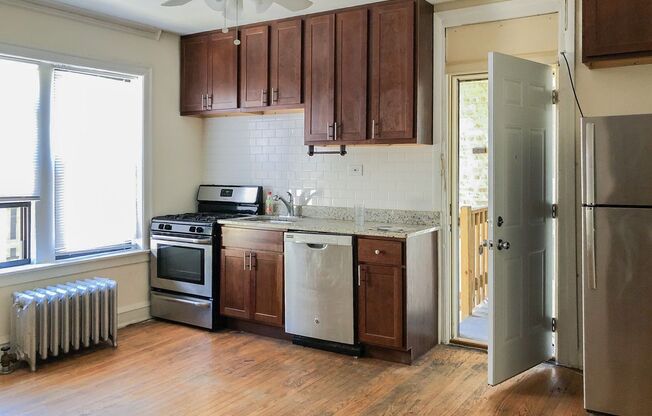 Studio, 1 bath, 355 sqft, $1,375, Unit 1948-3R
