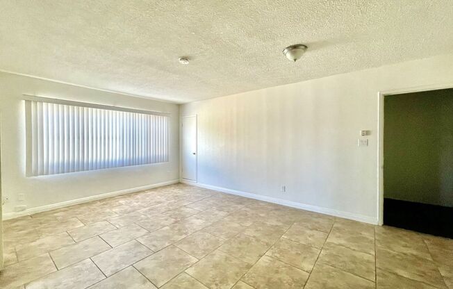 Apartment Close to Downtown Oceanside!