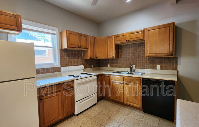 1366 CLERMONT AVE