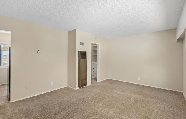 3525 REYNARD WAY