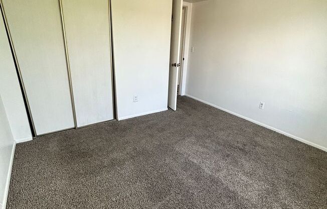 2 beds, 1 bath, $1,200, Unit # #D