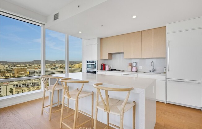 2 beds, 2 baths, 1,305 sqft, $5,150, Unit 2511