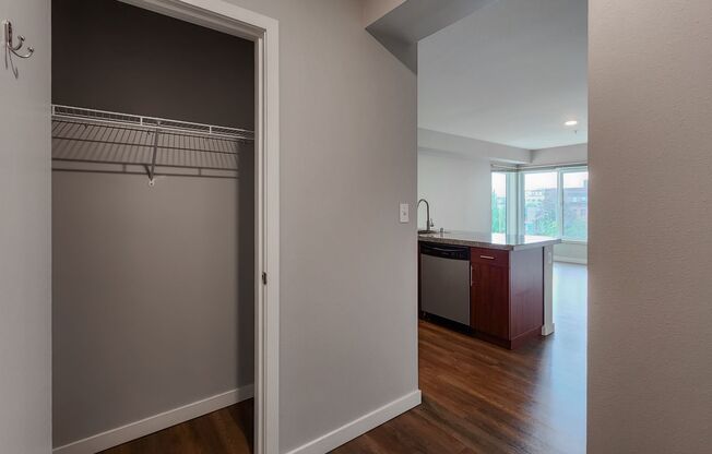 Studio, 1 bath, 604 sqft, $1,895, Unit Apt 302