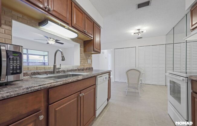 Charming 2BR House in Jensen Beach